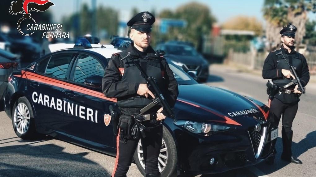 Operatori sanitari e carabinieri aggrediti, arrestato 24enne a Ferrara