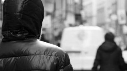 Prato, minaccia di bruciarla viva dentro l’auto: arrestato l’ex compagno