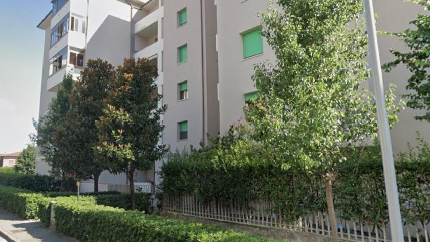 Lo stabile di via Righi all'interno del quale è avvenuta l'aggressione