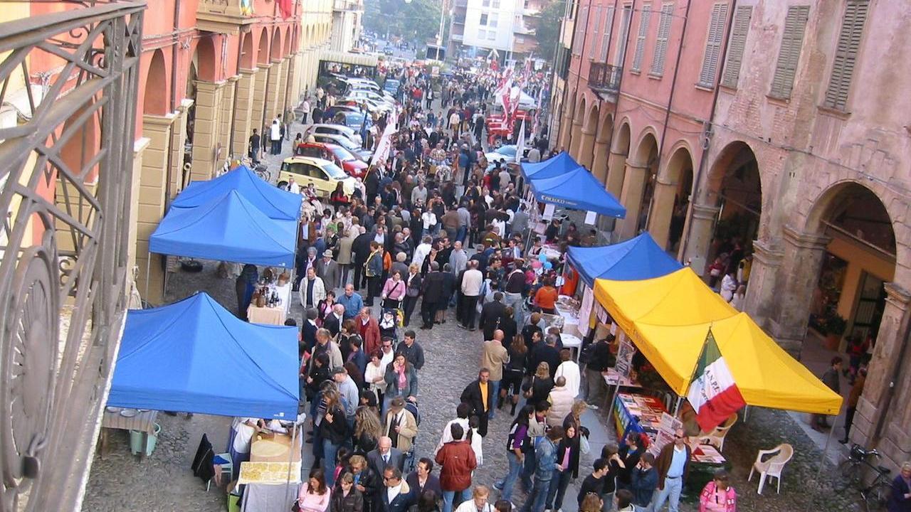 Correggio in festa per la Fiera di San Luca: il centro storico si riempie di sapori e antichi mestieri