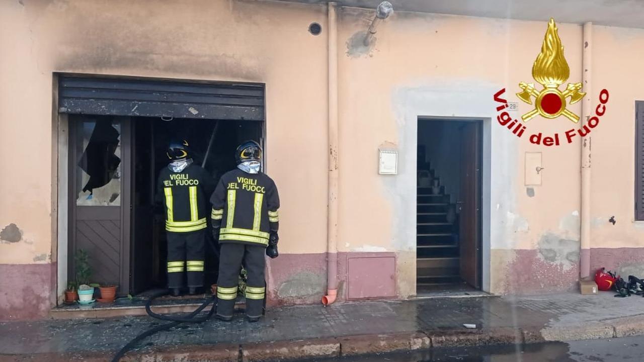 La fuga di gas, l’esplosione della bombola, poi l’inferno di fuoco: casa distrutta dalle fiamme