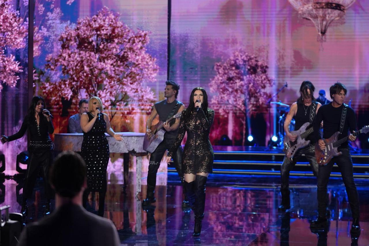 Laura Pausini sceglie Sportmax sul palco di “This Is Me”