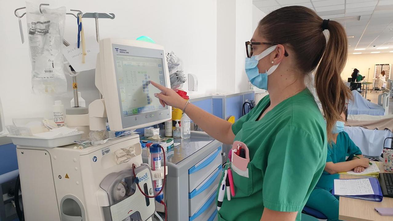 Un dono salvavita per la Dialisi di Oristano e Bosa, nel ricordo di Salvatore Mattiello