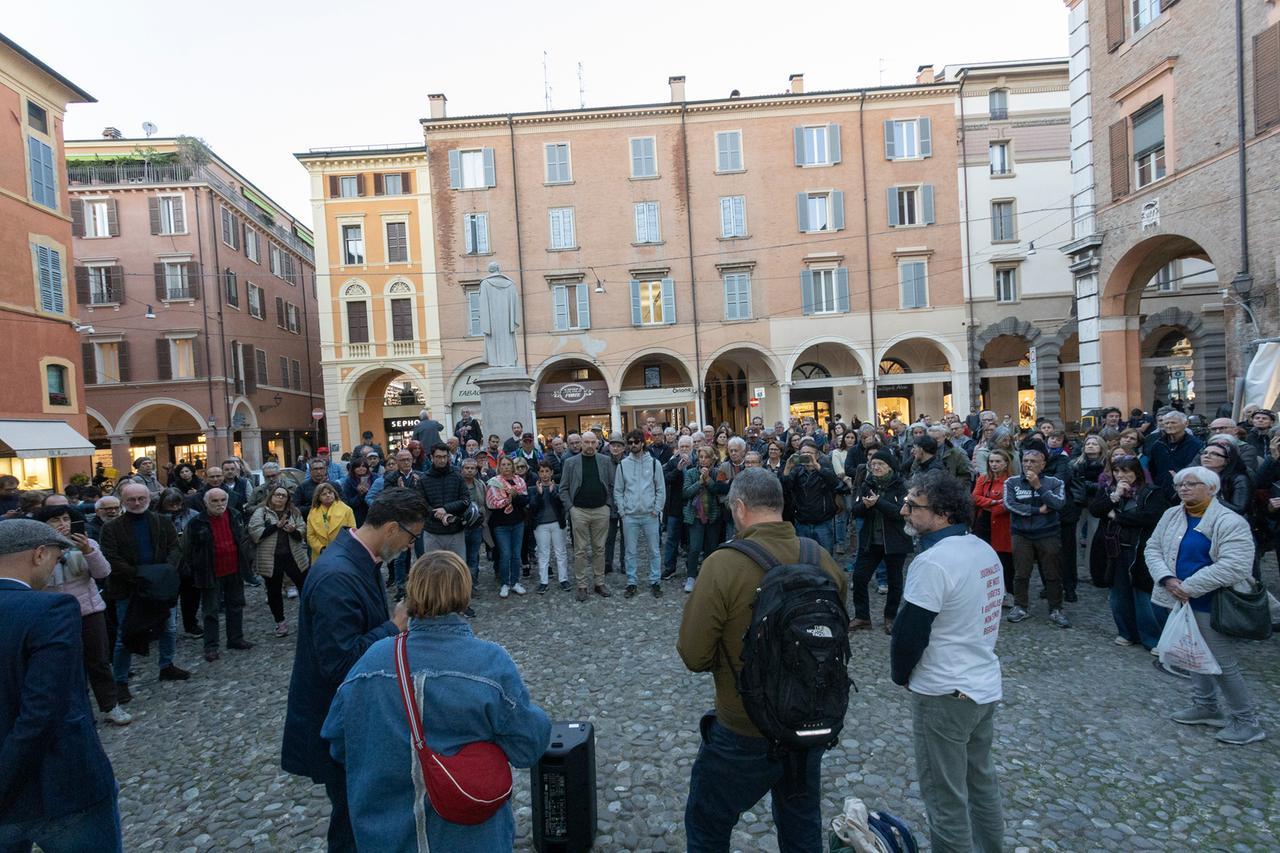 
	In Piazza Torre (Foto Luigi Esposito)

