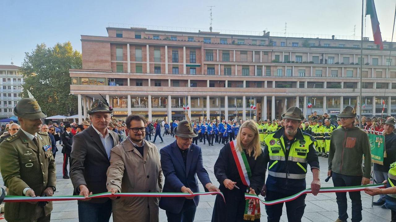 Reggio Emilia in festa per gli Alpini: 30mila “penne nere” da oggi in città