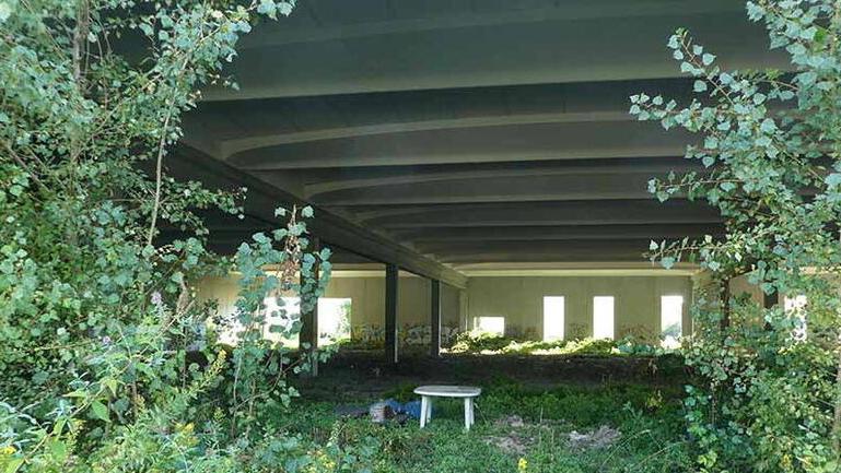 Il capannone dove sorgerà il supermercato