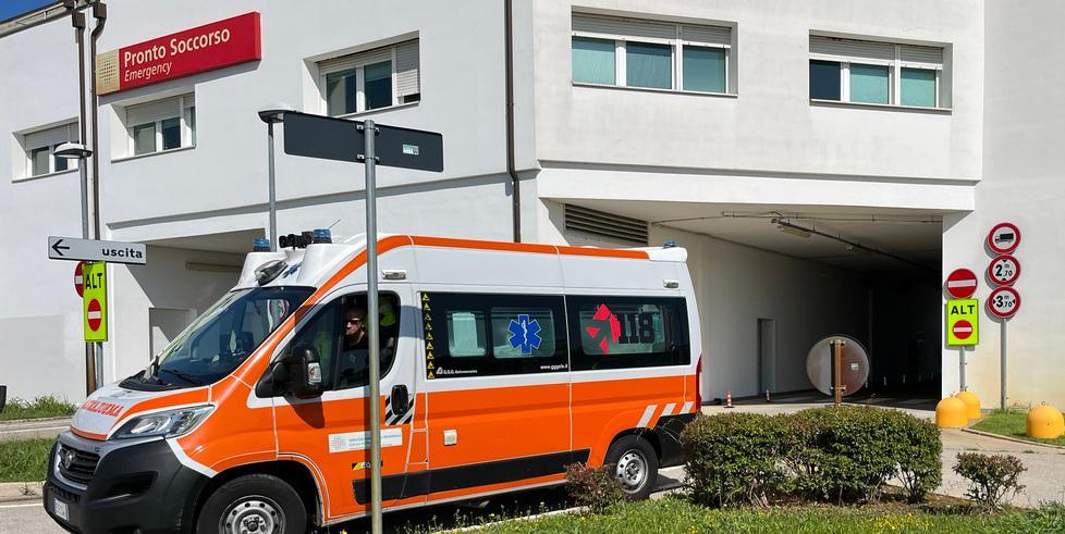 A Ferrara ambulanze usate come taxi