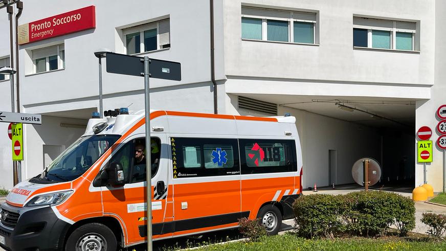 A Ferrara ambulanze usate come taxi