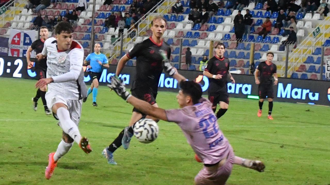 Il gol fallito da Lorenzo Di Stefano nel recupero (foto di Mauro Chessa)