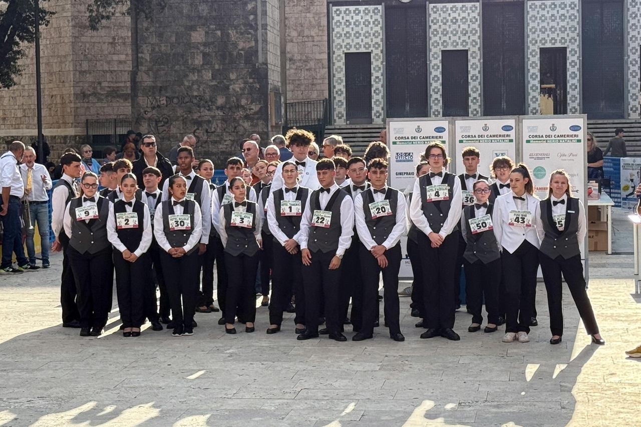 
	Gli studenti dell'alberghiero che hanno partecipato la scorsa edizione (foto Nucci)

