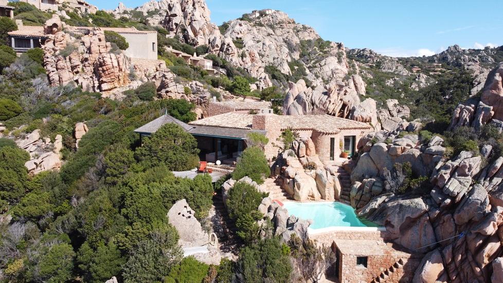 Le case che respirano il mare: la Gallura di Alberto Ponis in mostra<br type="_moz" />