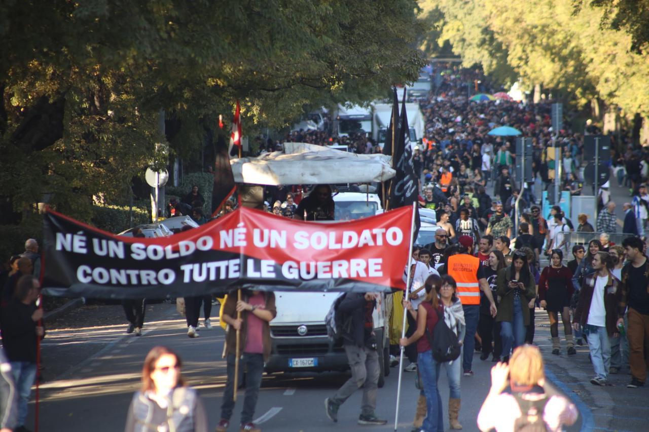 
	In 5mila alla Street Parade (foto di Luigi Esposito)

