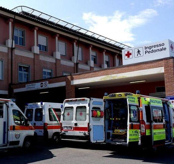Lucca, moto contro un Ape Porter: grave quarantenne