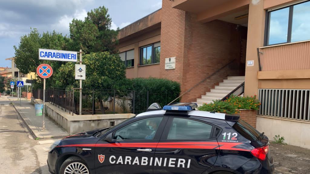 Schianto auto-motocarro sulla ex 131, il conducente in fuga si è presentato in caserma – Cosa sappiamo