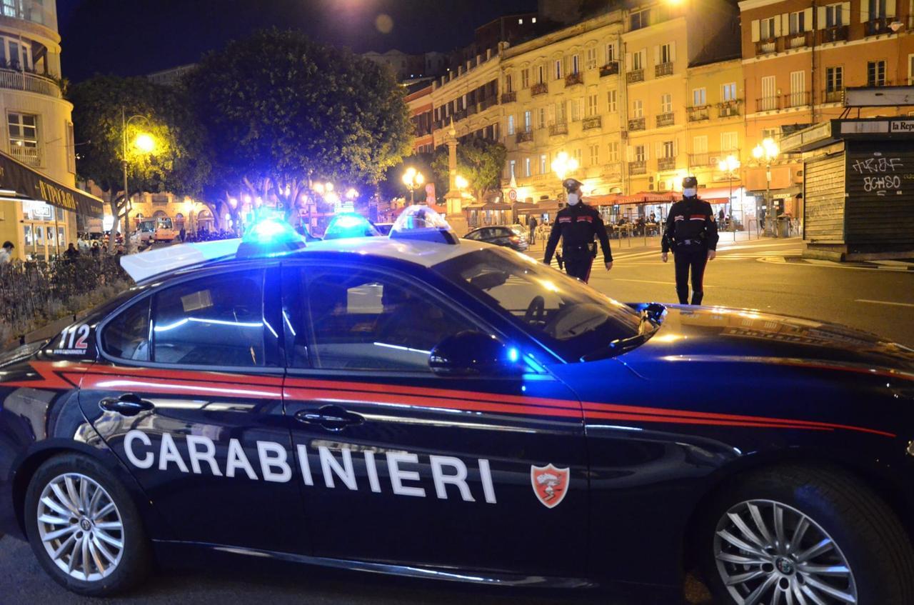 Giovane accoltellato durante una lite nel centro di Cagliari