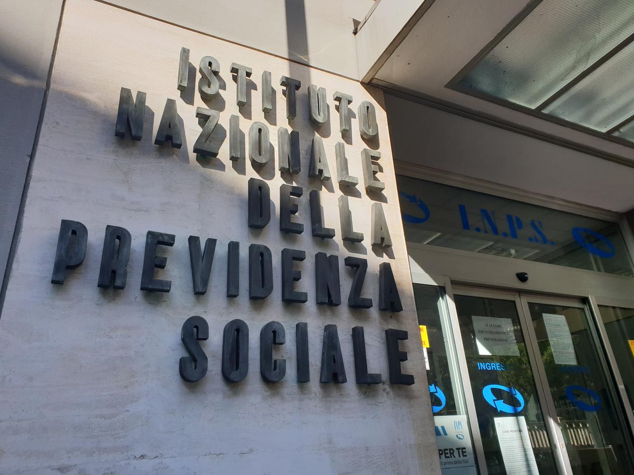 Dal 2027 aumenta l’età pensionabile, ma non per tutti: ecco le categorie escluse