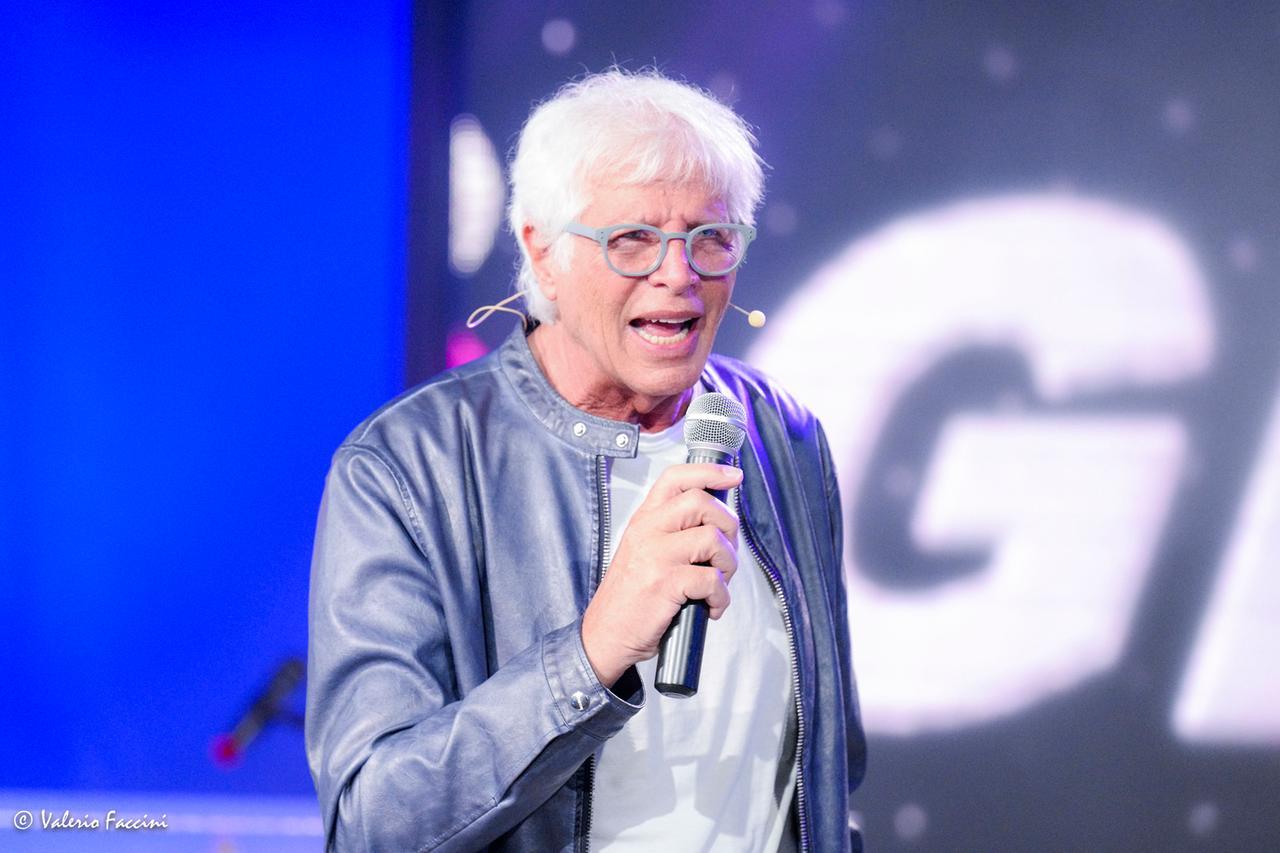 Sandro Giacobbe: «La mia svolta al concerto dei Beatles. Il tumore? Si combatte, mai arrendersi»