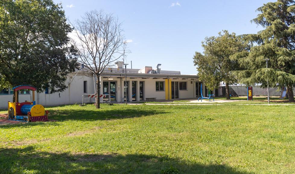 Bimbi lasciati senza palestra. A Scortichino la ginnastica si fa in cortile