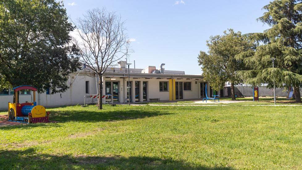 Bimbi lasciati senza palestra. A Scortichino la ginnastica si fa in cortile