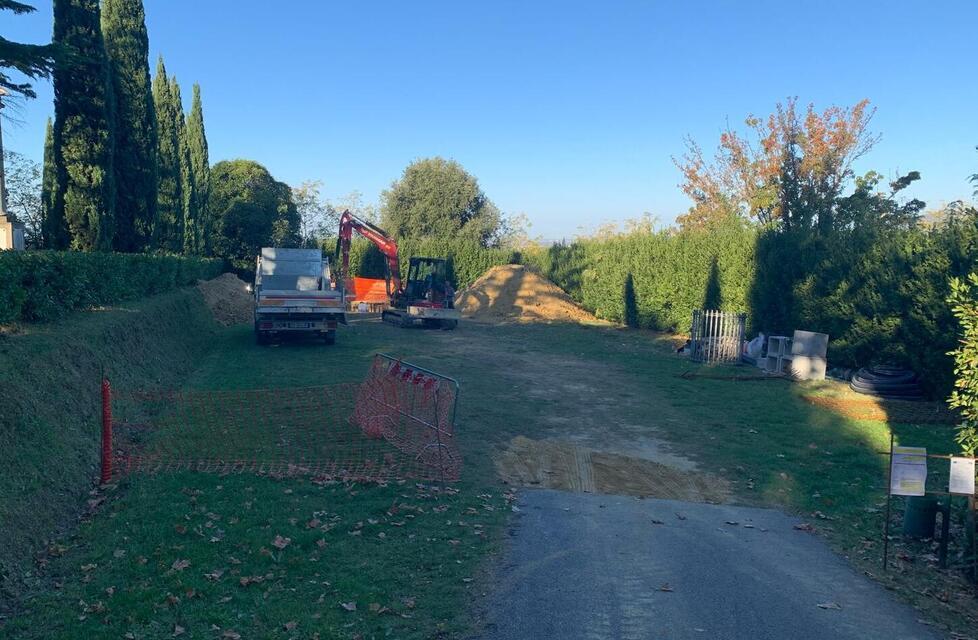 
	L&rsquo;area del cantiere nel parcheggio del Santuario della Madonna di Ripaia a Treggiaia nel comune di Pontedera

