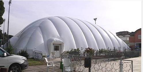 
	Il&nbsp;&ldquo;pallone&rdquo; della piscina di via Roma: anche quest&rsquo;anno bisogner&agrave; aspettare

