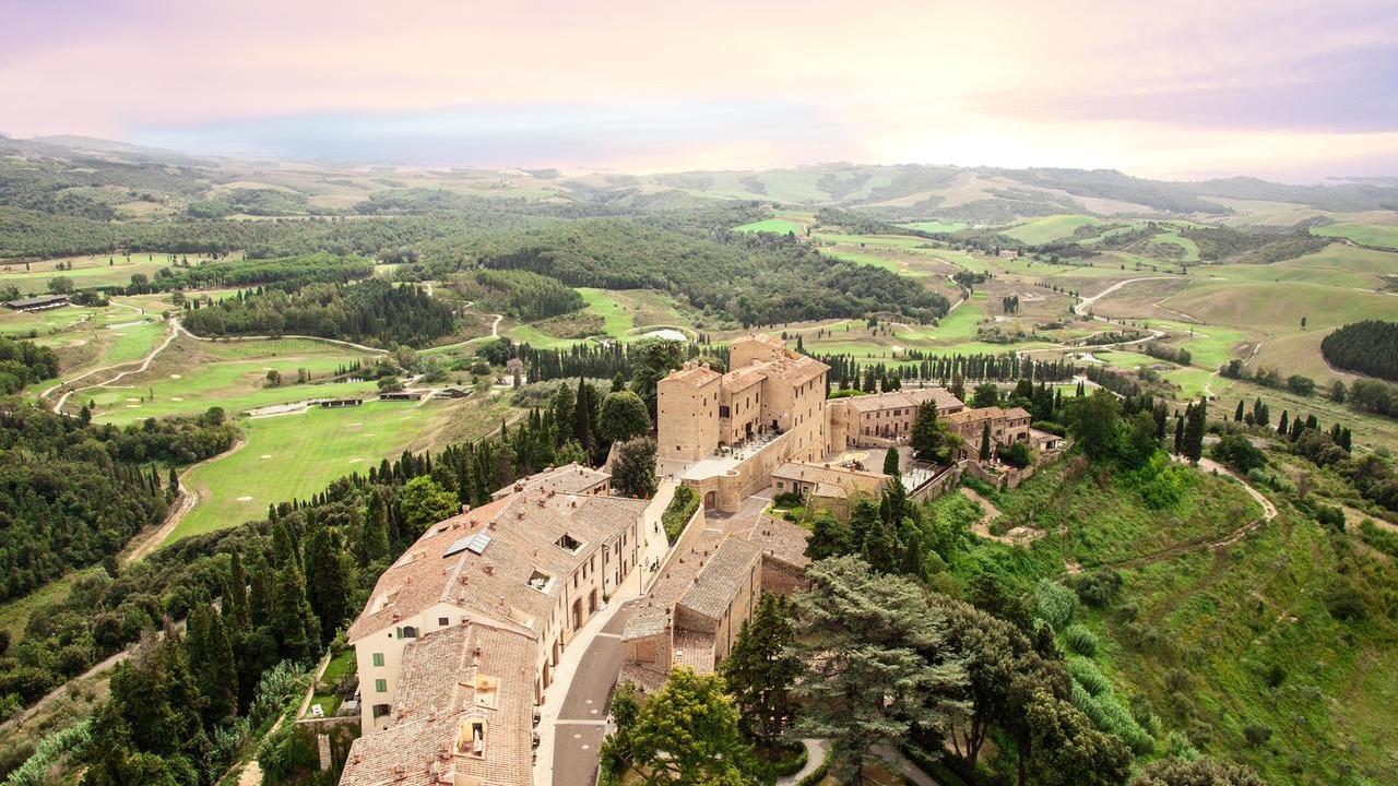 La tenuta di Castelfalfi: uno dei resort più premiati al mondo per qualità e servizi