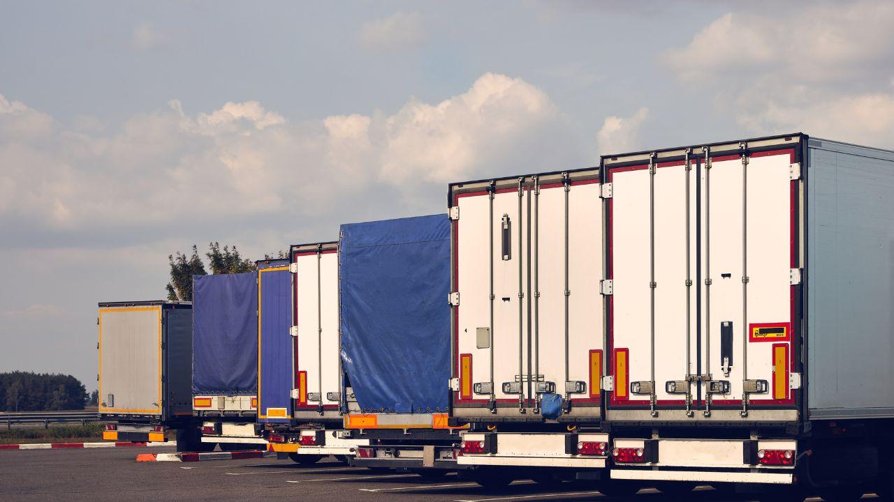 Alcuni camion (foto di repertorio)