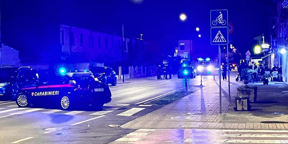 Monopattino contro auto a Ferrara, il diverbio diventa un’aggressione