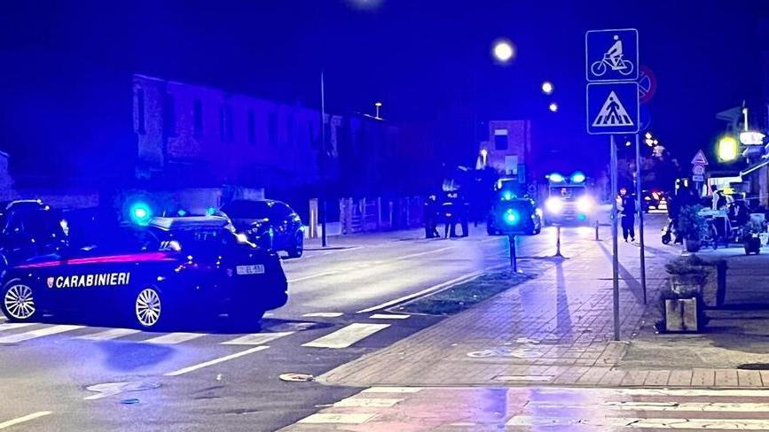 Monopattino contro auto a Ferrara, il diverbio diventa un’aggressione