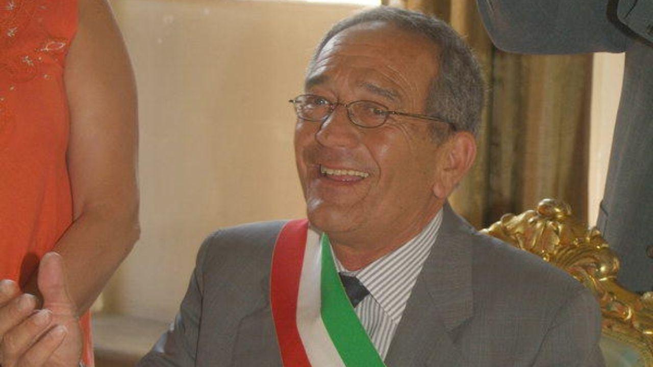 In foto l'ex prefetto