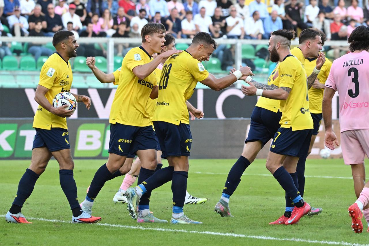 
	Il Modena pareggia a Palermo

