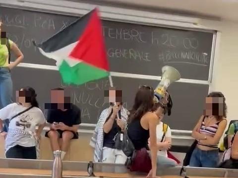 Pisa, sanzioni disciplinari agli studenti per commenti social contro il professor Casella