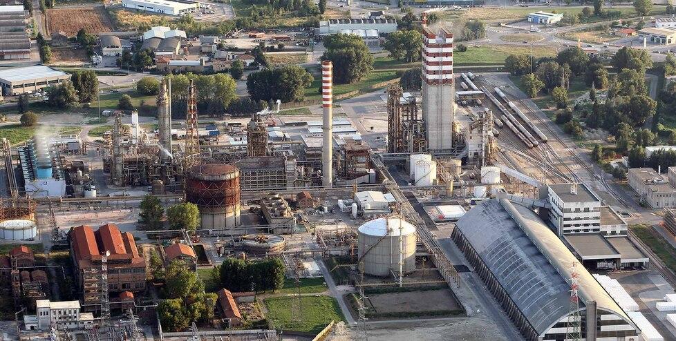 Basell, firmato l’accordo per tre mesi di fermata a Ferrara