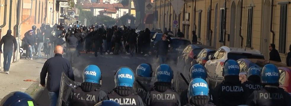 Gli scontri a Pisa
