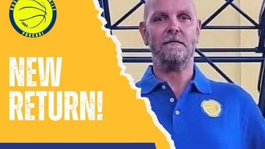 Andrea Franceschini e il logo del Basket Femminile Porcari