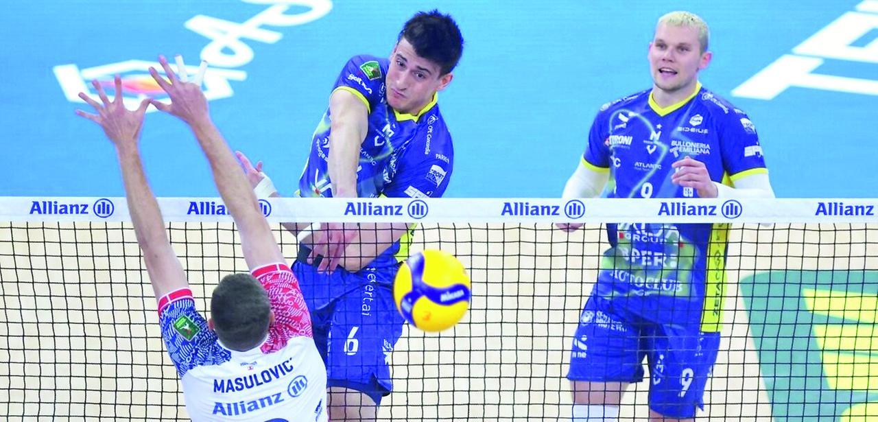 
	Un attacco di Sanguinetti (foto Modena Volley)

