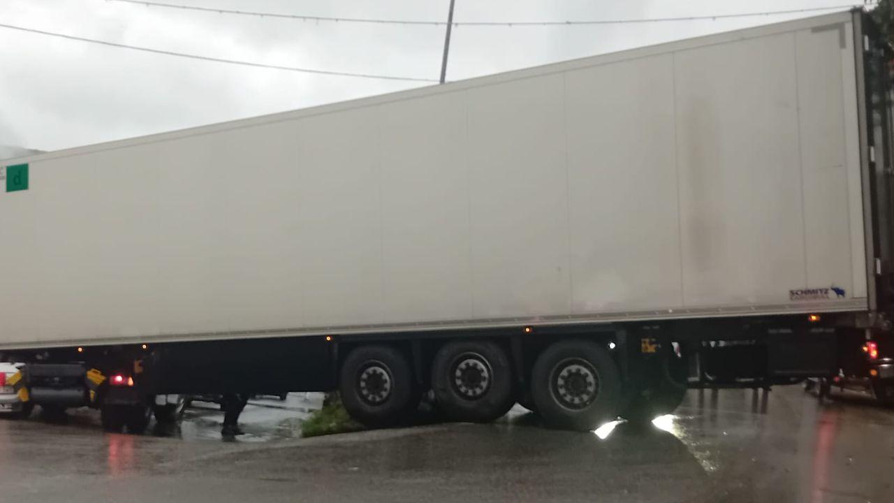 
	Il tir bloccato

