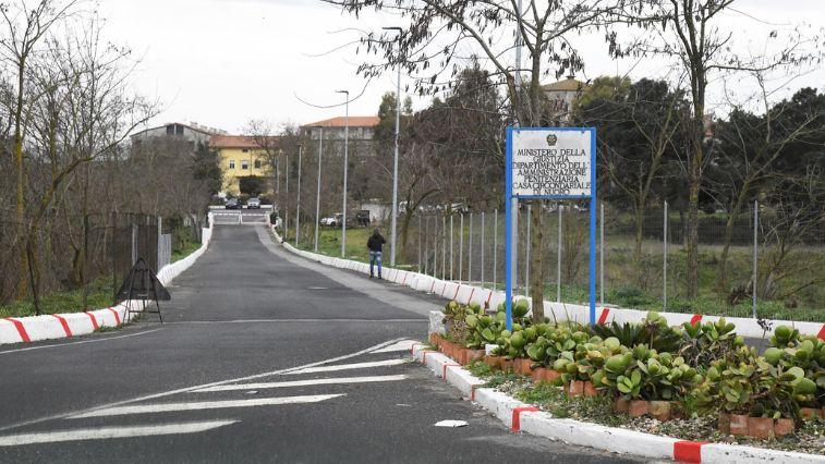 La fuga di Raduano da Badu ‘e Carros, dieci condanne e due assoluzioni