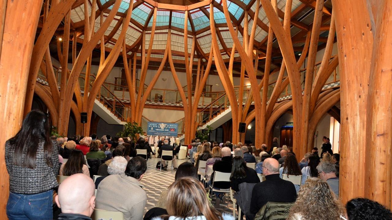 Montecatini, il dietro le quinte del mondo dello spettacolo ad “Acqua in bocca”