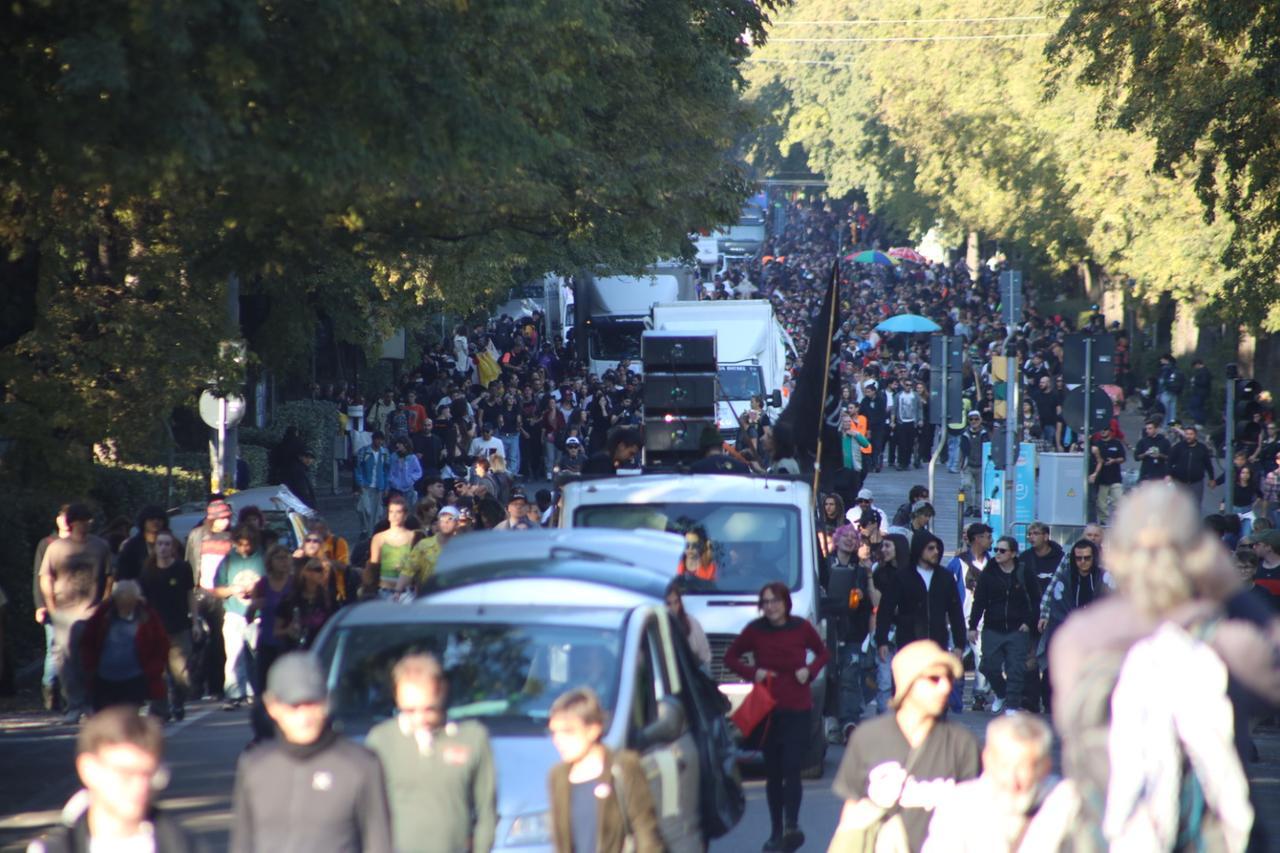 
	Il corteo della Street Parade sui Viali

