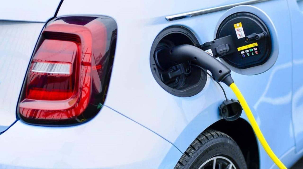 
	Incentivi per auto elettriche: domani click day

