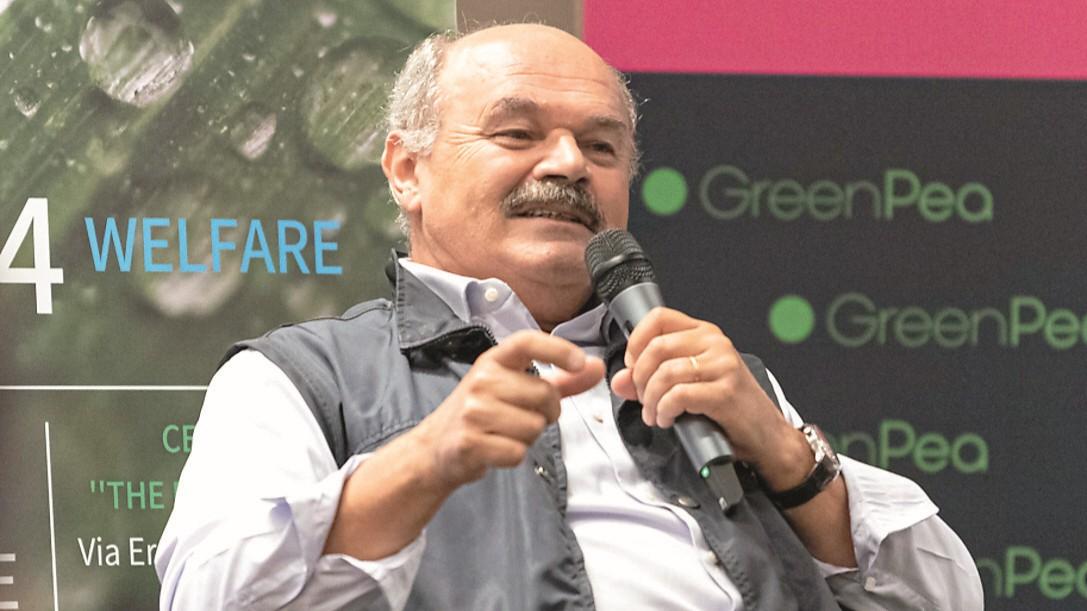 Oscar Farinetti: «La Sardegna ha prosciutti e vini da urlo. Ma dovete raccontarli meglio»