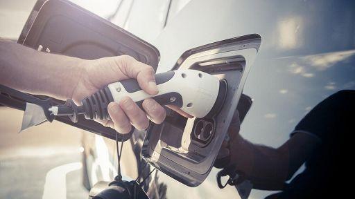 Bonus auto elettriche, alle 12 scatta il click  day –requisiti, Isee, tutto quello che bisogna sapere