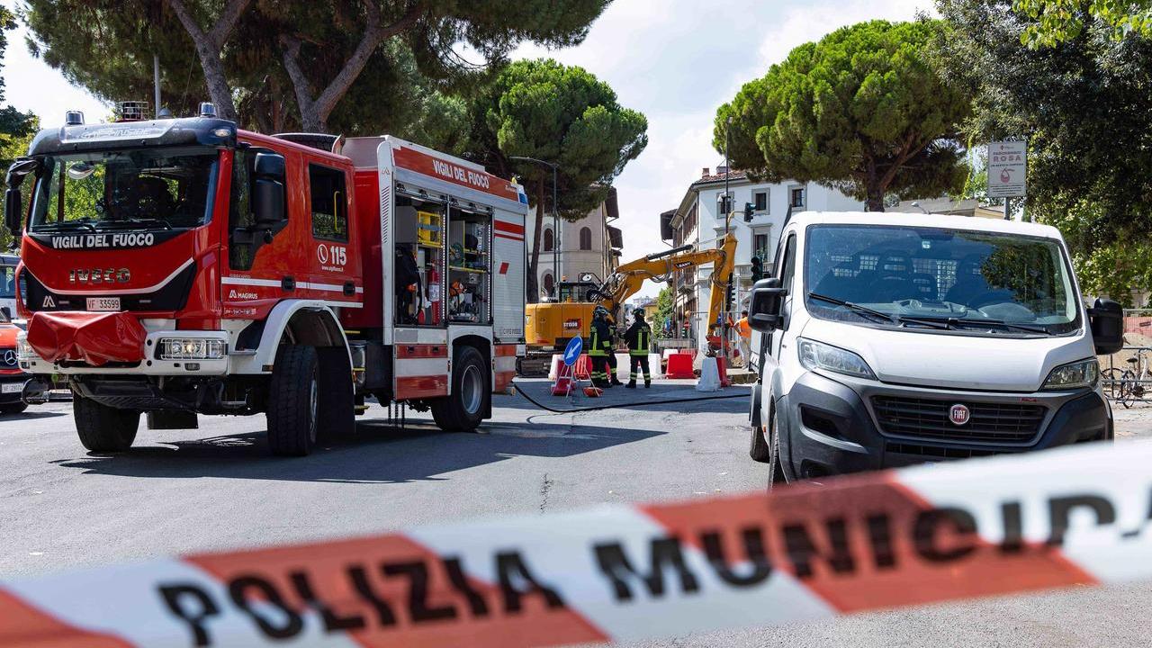 Firenze, paura in via Masaccio: fuga di gas, strada chiusa e traffico in tilt