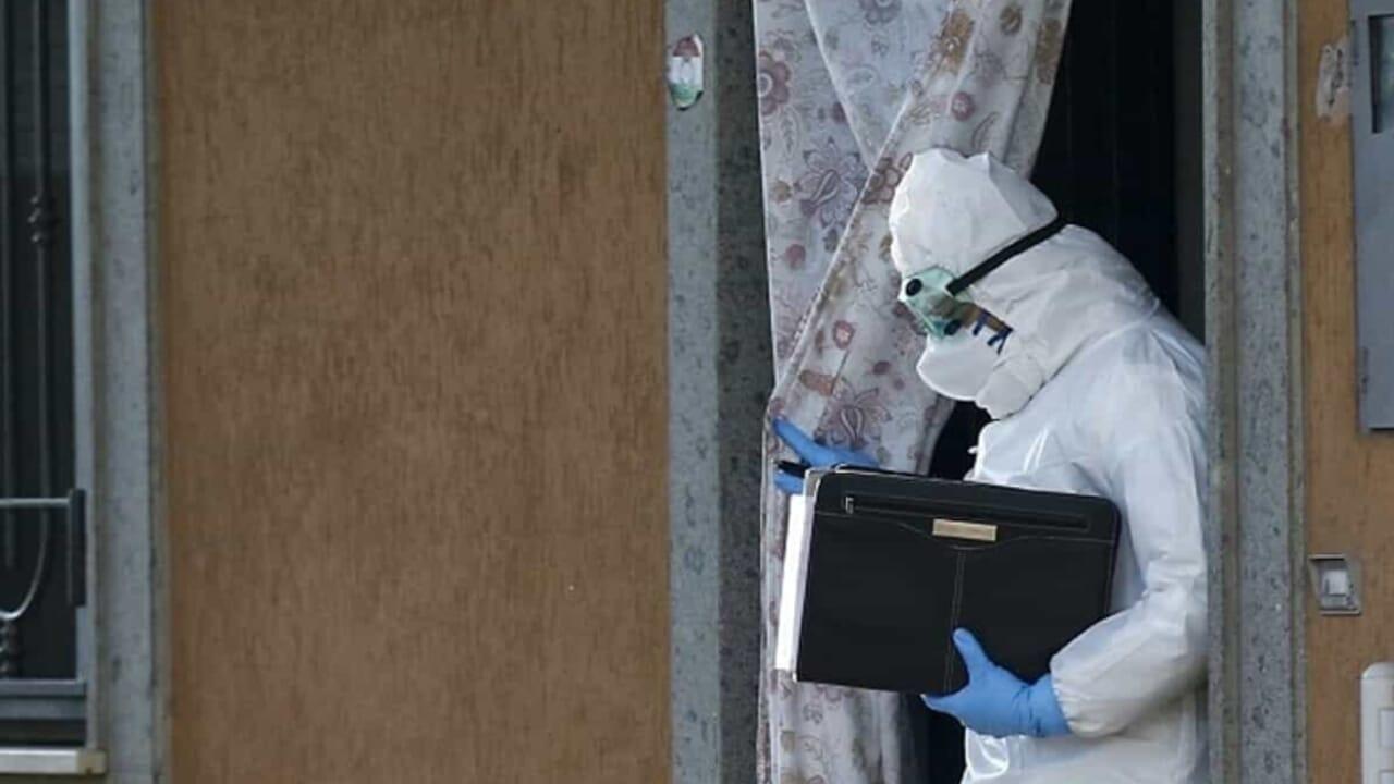 L’ufficiale giudiziario si presenta per il pignoramento: anziana trovata mummificata, era morta da anni