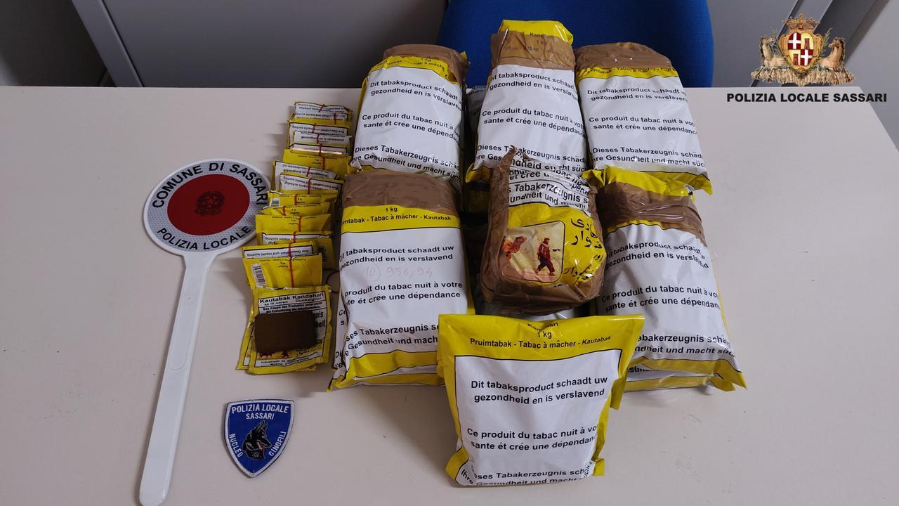 Dodici chili di tabacco di contrabbando sequestrati a Sassari