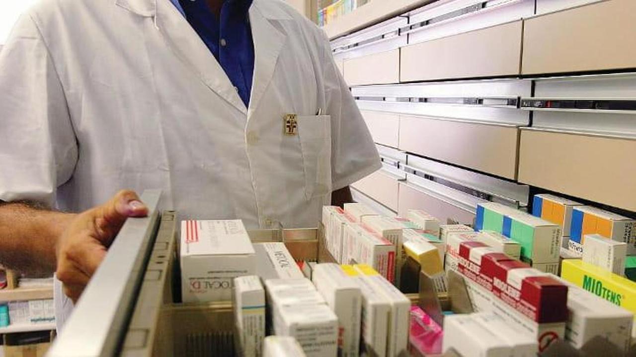 Ferrara, con il ticket si vendono meno farmaci