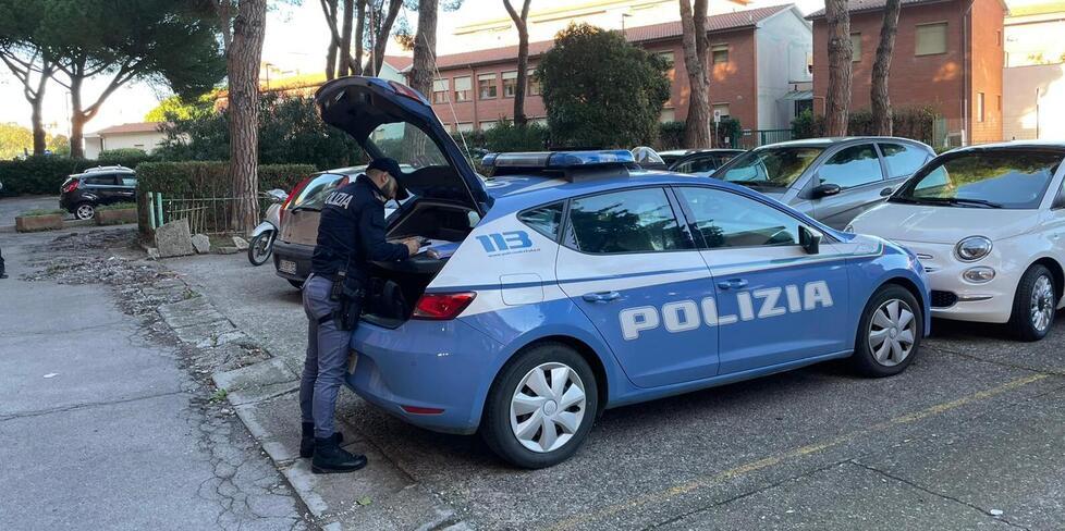 Livorno, ladri scatenati: manomettono la cassaforte e fuggono via con un chilo d’oro