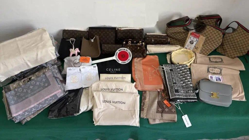 Versilia, sequestrati 547 capi di abbigliamento contraffatti