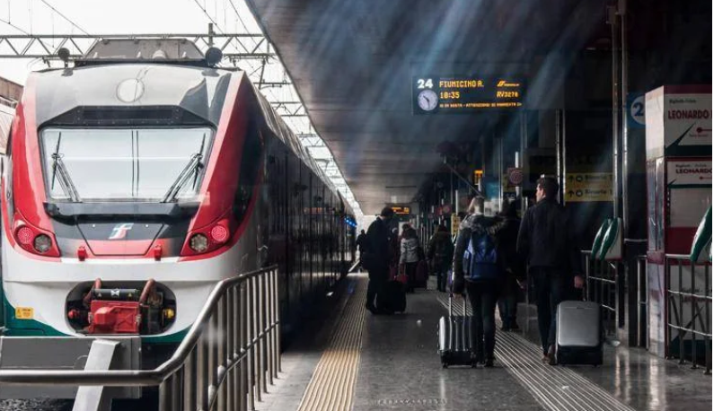 Capotreno fa scendere un passeggero senza biglietto. A processo, deve pagare 15 mila euro di spese legali